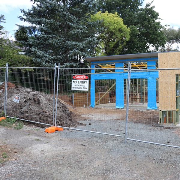 do you deliver and install temporary fencing and what's the cost for this in California